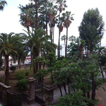 Zona Chiesa Russa Apartment Sanremo Bagian luar foto