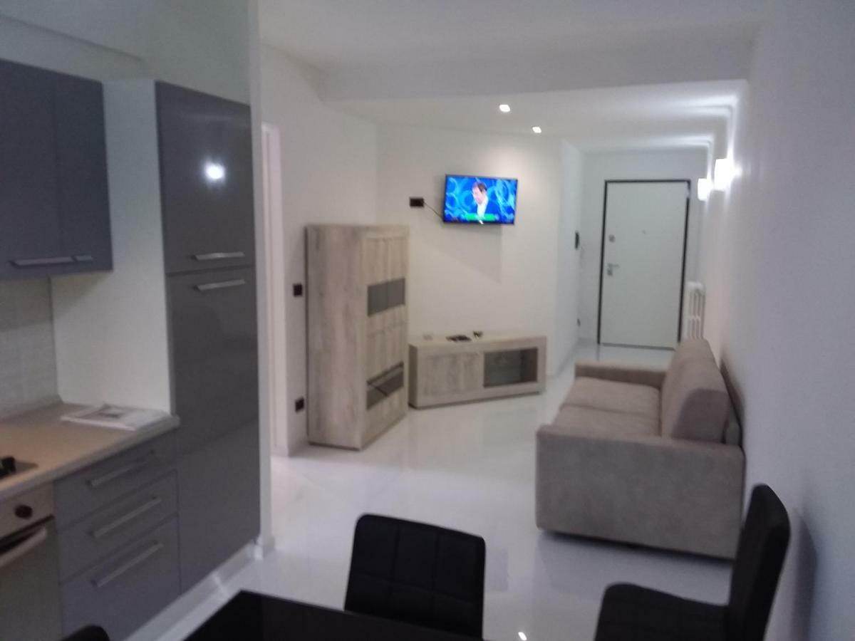 Zona Chiesa Russa Apartment Sanremo Bagian luar foto